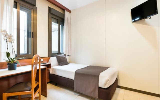 Hotel Condal - photo 4