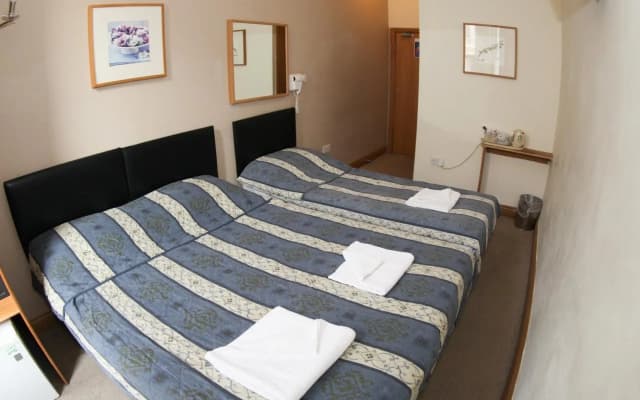 Brit Hotels Earls Court - photo 2