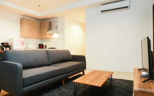 Exclusive 1BR Veranda Residence @ Puri Apartment - photo 4