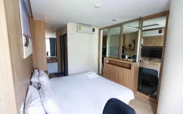 The Chezz Condominium by Patsamon - photo 4