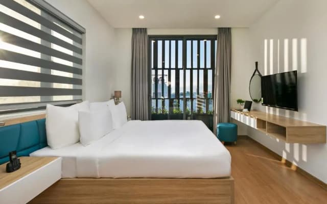 Dolphin Hotel and Apartment - photo 3