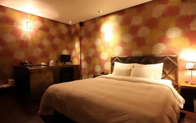 FL Hotel - photo 2
