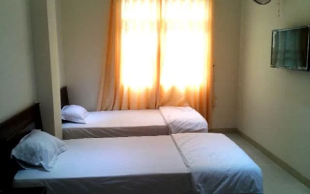 Long Chau Hotel - photo 5