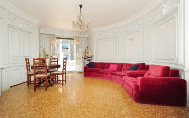 Royal Negresco - 5 Stars Holiday House - photo 5