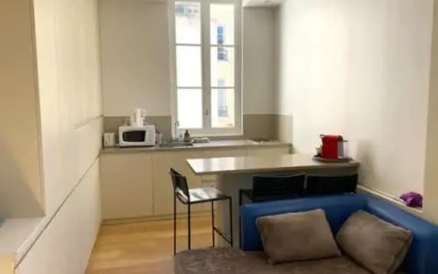 Delightful 1BR next to the Eiffel Tower - photo 3