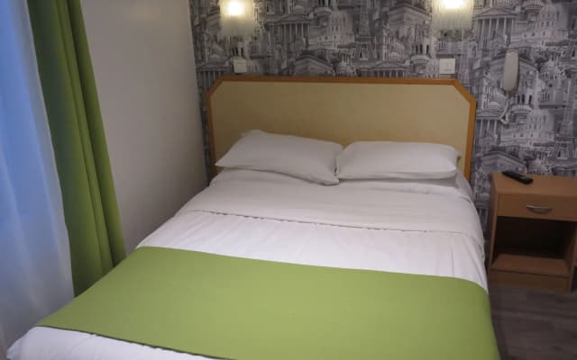 Mary's Hotel République - photo 5