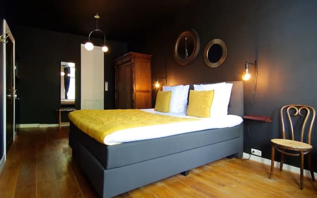 1637 Historic Canal View Suites - photo 3