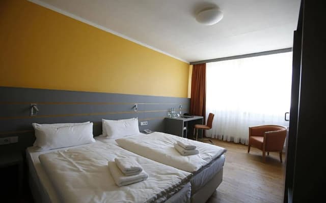 Dietrich-Bonhoeffer-Hotel - photo 3