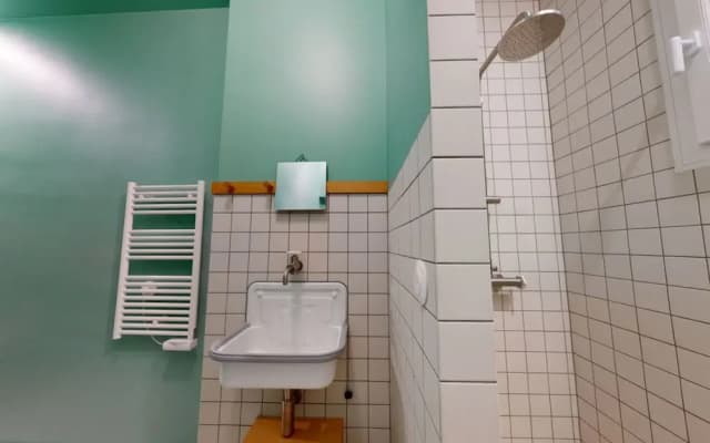 Joivy Delightful 1-bed Studio w/ Shared Co-working - photo 5