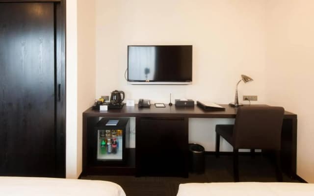 Sakura Hotel - photo 3