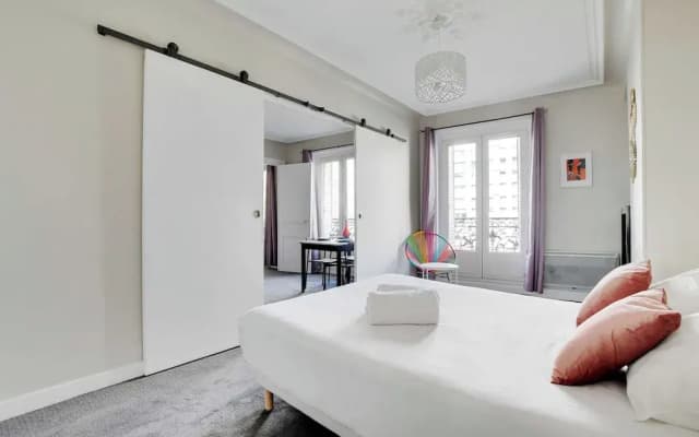 Bright Apartment - 2br-4p - Belleville - photo 3