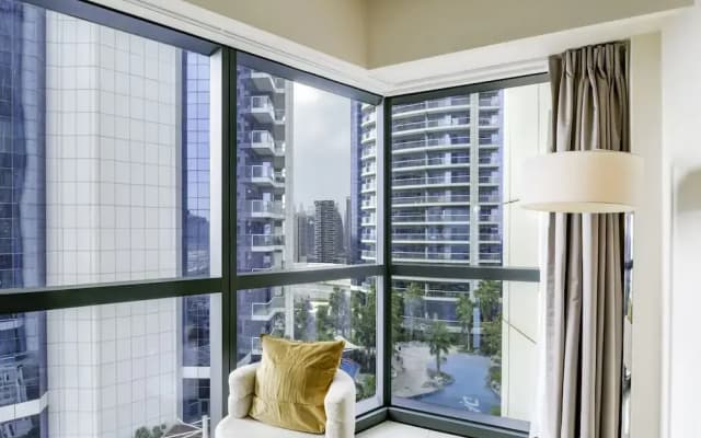 Glamorous 2BR in Damac Paramount Tower - photo 5