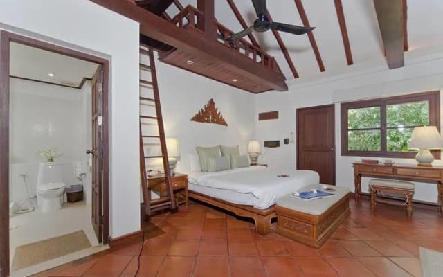 Bangrak Beachfront Villa - photo 2