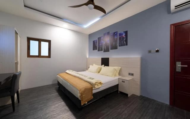Dhiffushi Tourist Hotel - photo 2