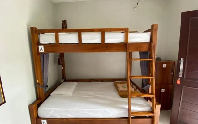 Suwardika Homestay and Dormitory - Hostel - photo 5