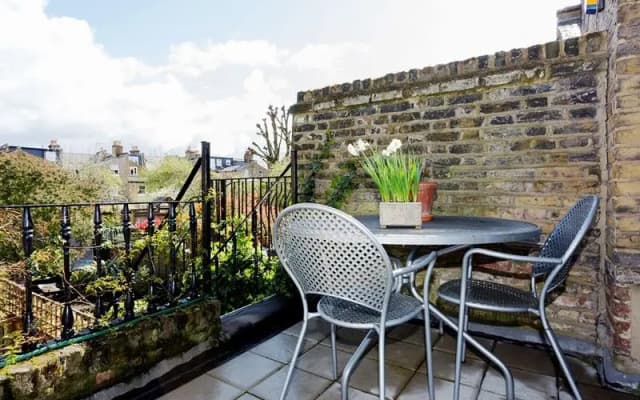 Veeve  2 Bed House On Leppoc Road Clapham - photo 4