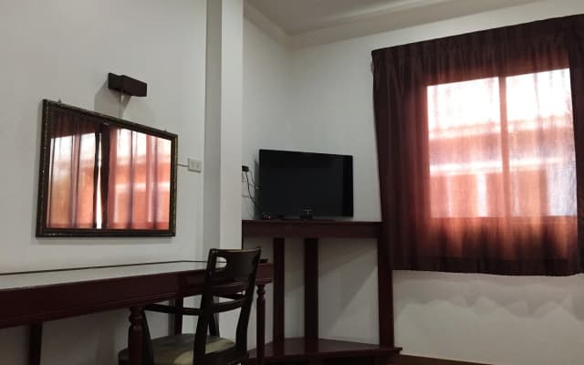 Issara House Bangkok - photo 2