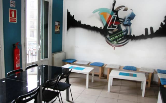 No Limit Hostel Graffiti - photo 2