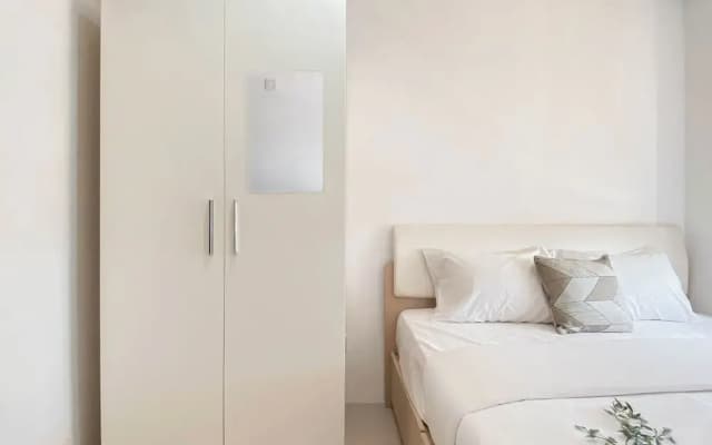 Basic 1Br Apartment At Vittoria Residence - photo 3