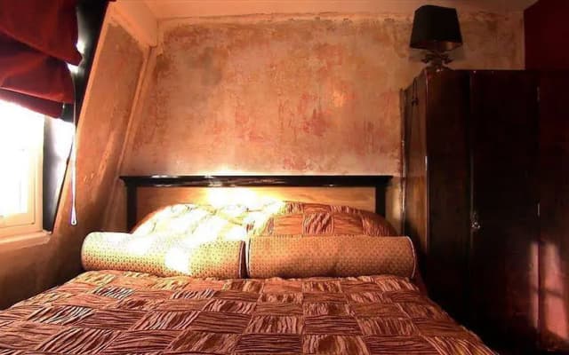 Rough Luxe Hotel - photo 4