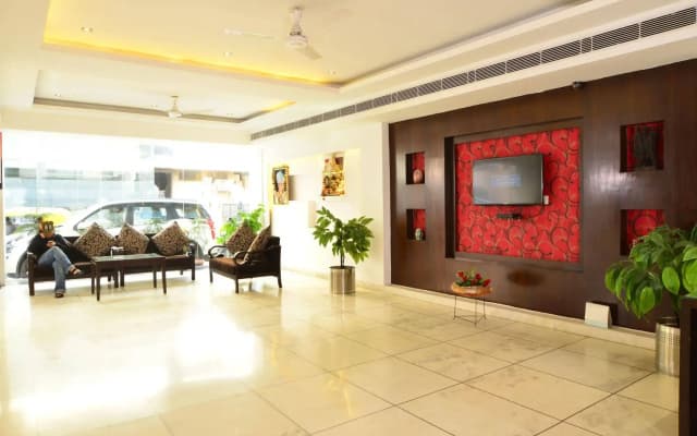 Hotel Krishna Deluxe - photo 2
