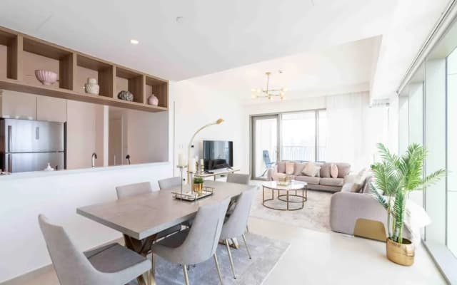 Regal 3BR Maid w Burj Khalifa View Balcony - photo 2