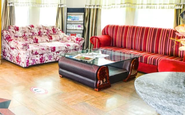 OYO 137 Marina Hotel - photo 3