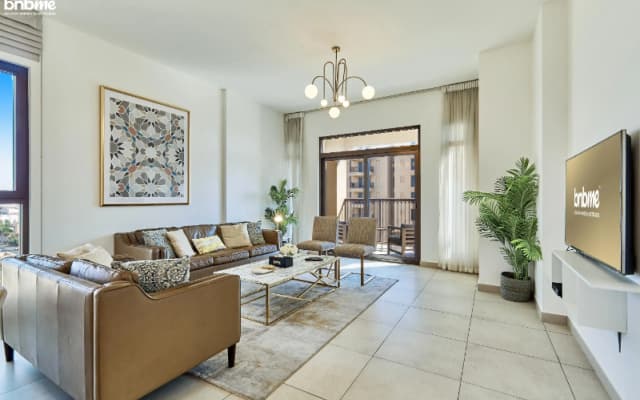 Elegant Pool View 2BR Apartment - photo 3