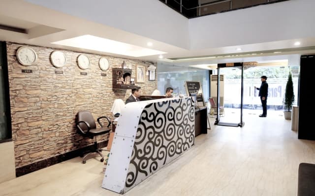 Hotel Paradise Inn - photo 2