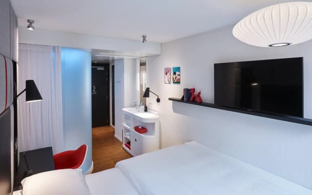 citizenM Paris Champs-Élysees Hotel - photo 5