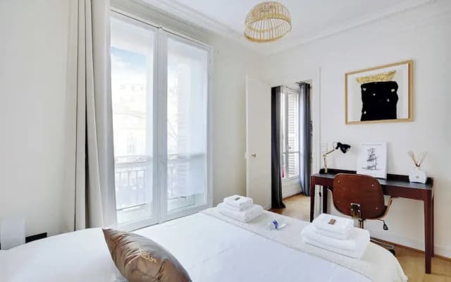 Experience the Parisian Lifestyle: 2BR Near Porte Maillot - photo 4