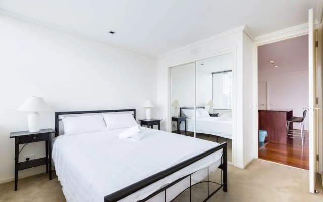 MORGAN, 2BDR Southbank Apartment - photo 3
