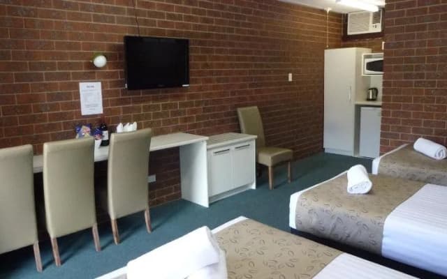 Healesville Motor Inn - photo 2