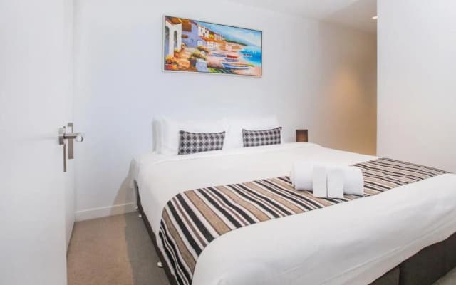 Spencer Street Apartments - photo 2