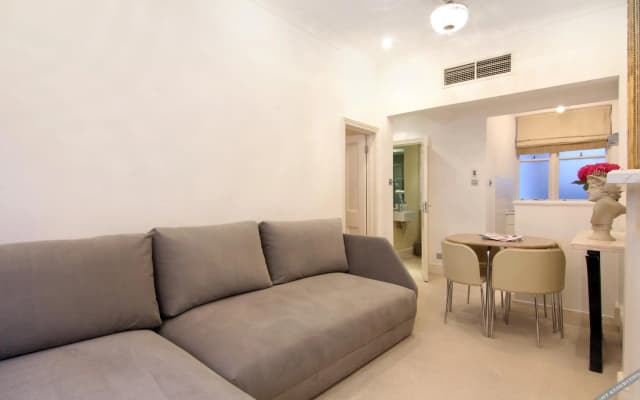 Harrods Apartments - photo 5