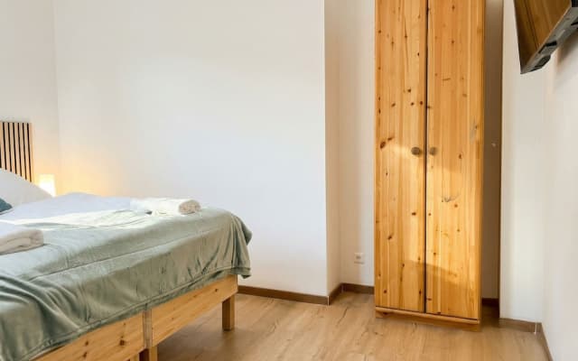Lovely 3BR Apt With Balcony Rennweg - photo 5