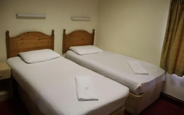 Olympia Hotel - photo 2