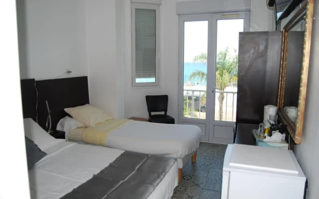 Azur Hotel - photo 2