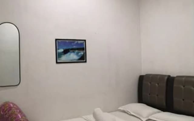 Aulia Homestay - photo 4