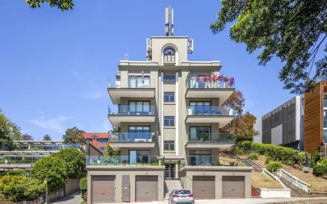Superb 2-bed Apartment Facing Rose Bay Marina - photo 2