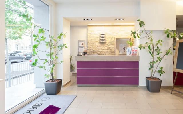 Ramada Hotel and Suites Vienna - photo 2