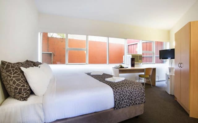 Meadow Inn Hotel-Motel - photo 4