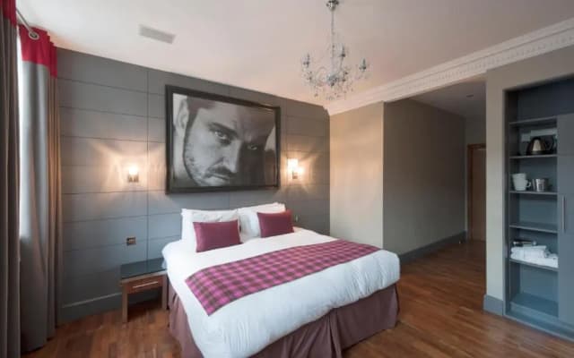 Angel's Share Hotel - photo 2