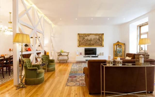 Chiado 4-Bedroom Flat - photo 2