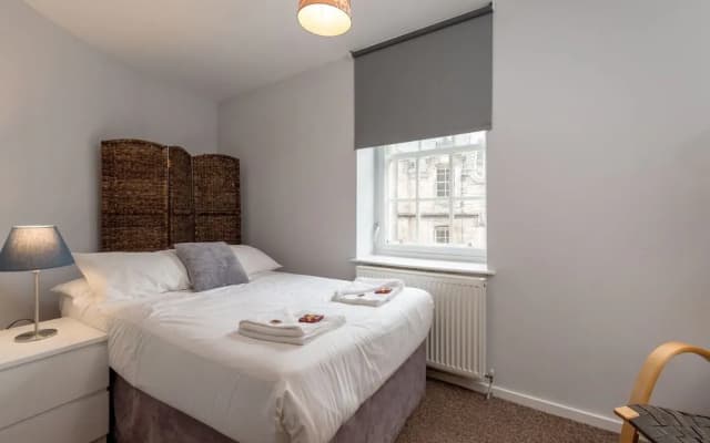 Silver Lining - Grassmarket Apartments - photo 2