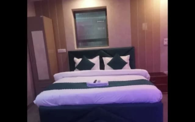 The Sambhav Hotel - photo 2