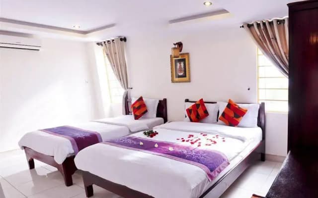 Champa Hotel - photo 2