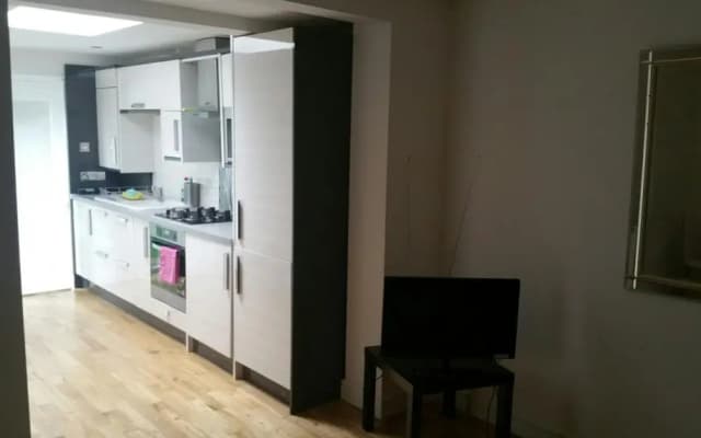Sutton Place Apartments - photo 3