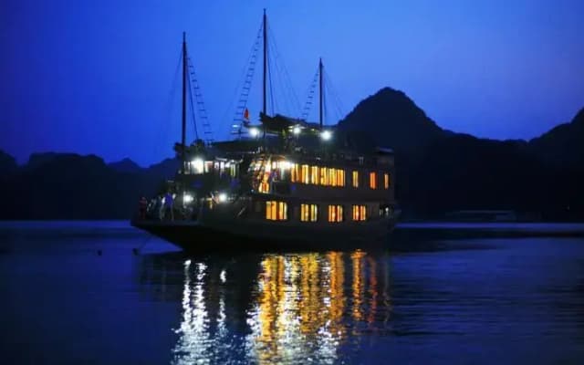 Elizabeth Sails - photo 4