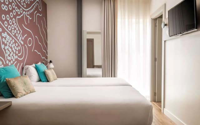 Ibis Styles Barcelona Centre Hotel - photo 5